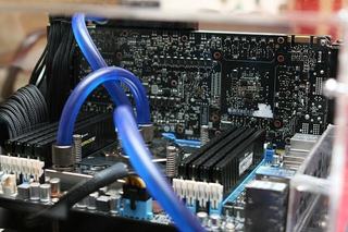 motherboard-386669_640-min.jpg